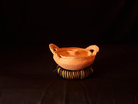 <b>wide-mouth cooking pot</b>