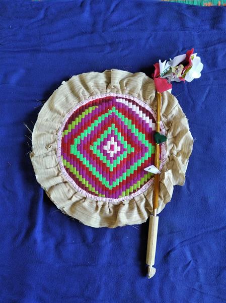 <b>hand fan</b>