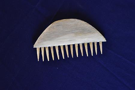 <b>comb</b>