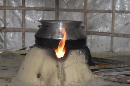 <b>mud stove</b>