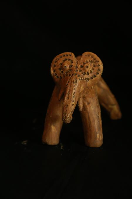 <b>elephant figurine</b>