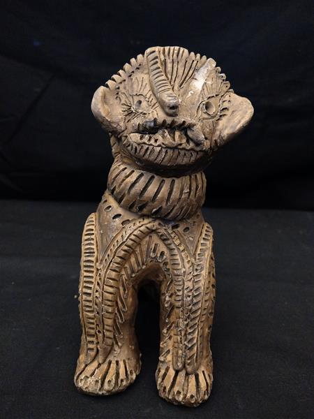 <b>lion figurine</b>