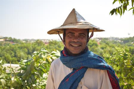 <b>cardboard farmer's hat</b>