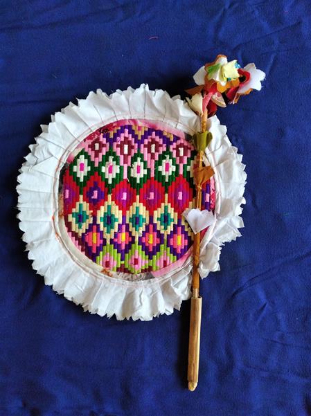 <b>hand fan</b>