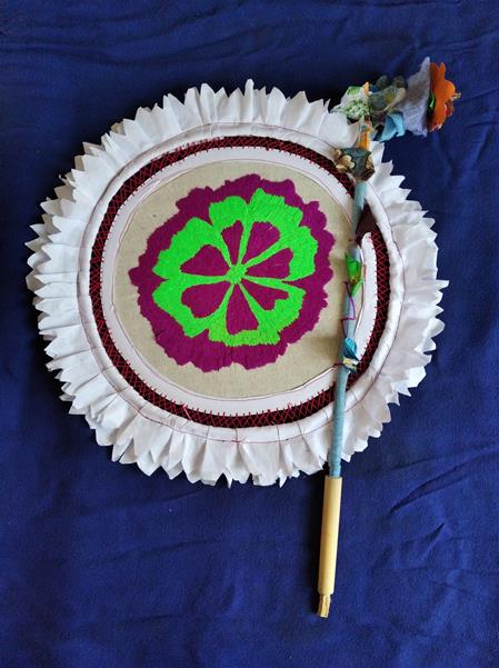 <b>hand fan</b>