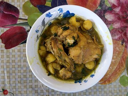 <b>chicken potato curry</b>