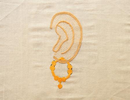 <b>earring</b>